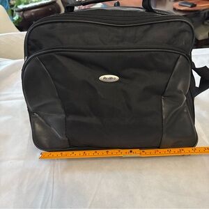 ResMed Sleek Black Men's Laptop Bag